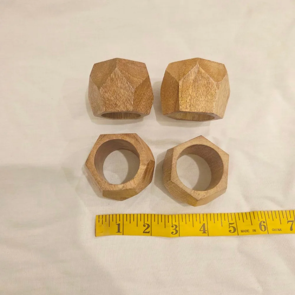 Set of 4 wooden napkin rings